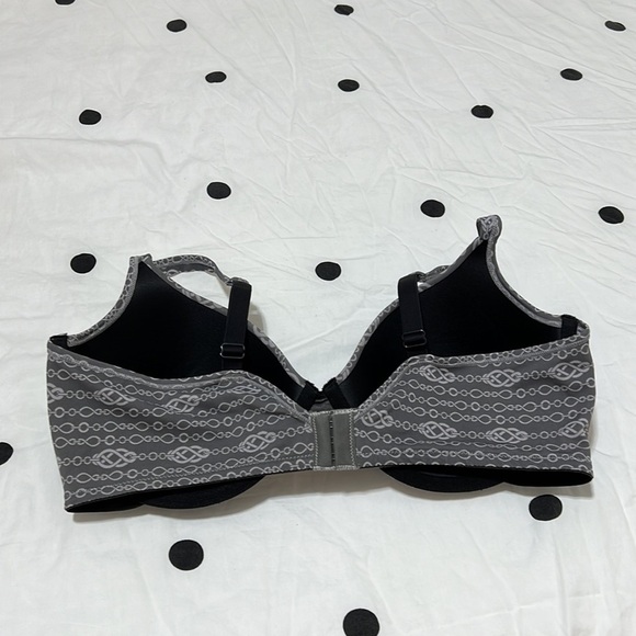 Bundle of 38D Bras - Picture 6 of 9